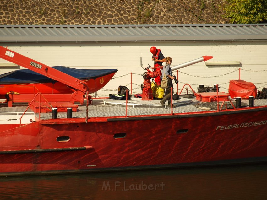 Uebung BF Hoehenretter Loeschboot Koeln Severinsbruecke P044.JPG